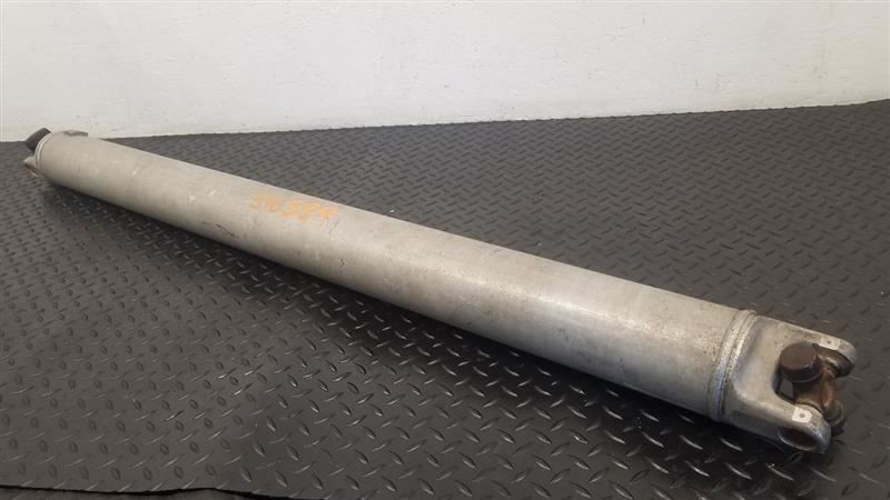 97-04 GMC Sonoma 4x4 Rear Drive Shaft Aluminum 123" WB OEM 15083841