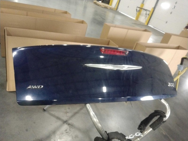 2014 Chrysler 300 Deck Lid Trunk Lid Blue OEM Good Condition 68127959AH