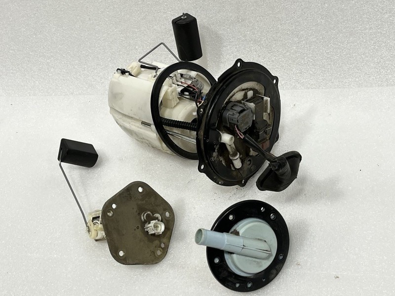 2006 - 2012 MITSUBISHI ECLIPSE GAS FUEL PUMP WITH SENDING UNIT 2.4L 1760A176