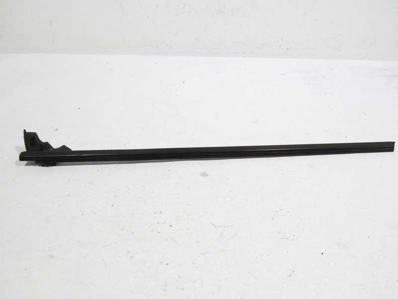 02-06 Maserati Coupe GT 2004 Front Left Driver Door Belt Molding Seal |