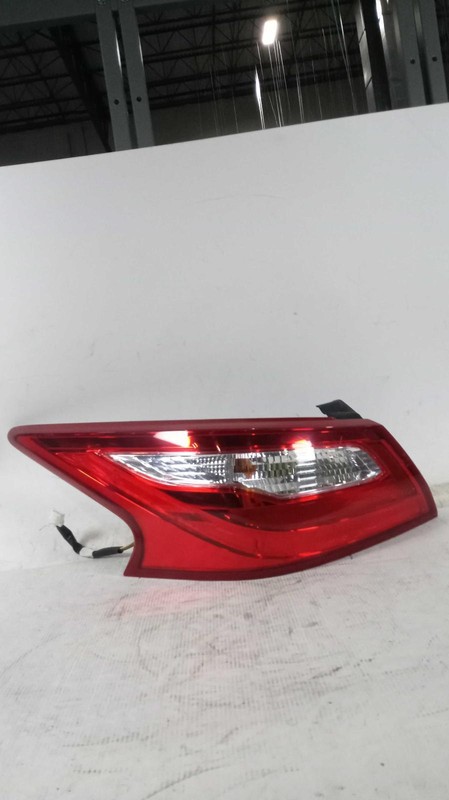 2016 Nissan Altima Left Tail Light Assembly Silver OEM 180500 143K Miles