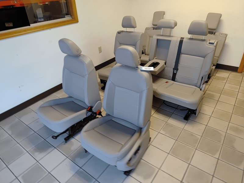 2022 VOLKSWAGEN ATLAS SE FRONT & 2ND & 3ND ROW SEAT FULL SET LEATHER OEM