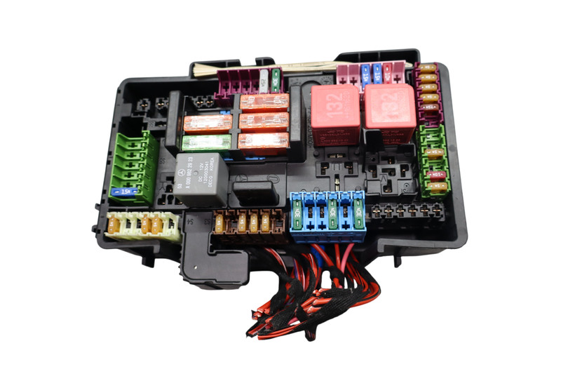 15-20 Mercedes W205 C300 C43 AMG Rear Fuse Box Relay SAM Module 2055847010 OEM