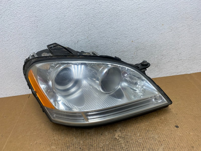 Halogen 2006-2009 Mercedes-Benz ML Class Right Passenger Headlight AE2812 DW