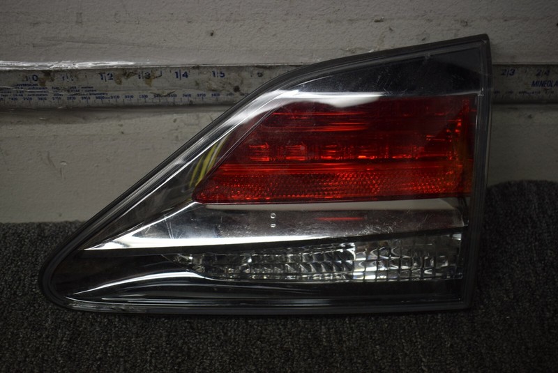 LEXUS TAIL LIGHT FACTORY OEM