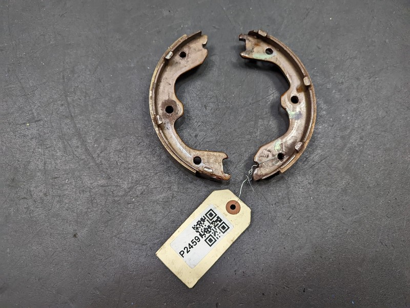 2PC Rear Left Parking Brake Shoes 2018 Nissan Altima SL 2013 - 2018