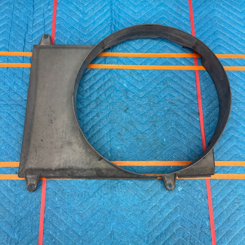 1989–1995 Geo Tracker 1.6L 8V Radiator Fan Shroud OEM