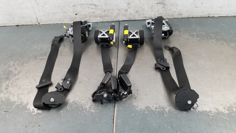 2011 Mercedes Benz AMG E 63 Seat Belt Set #6599 P4
