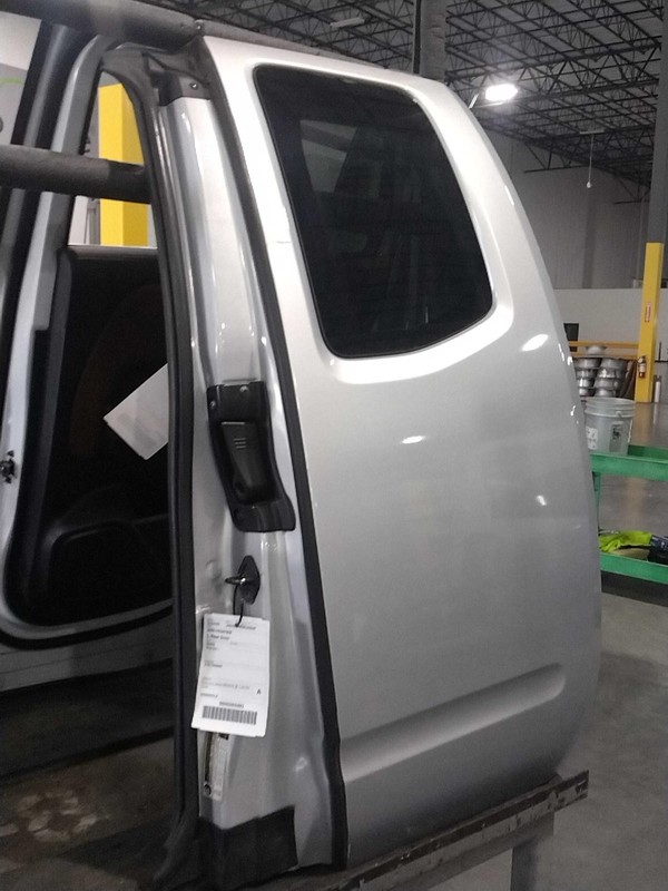 2009 Nissan Frontier Left Door Silver 141k Miles OEM Used Part 91491