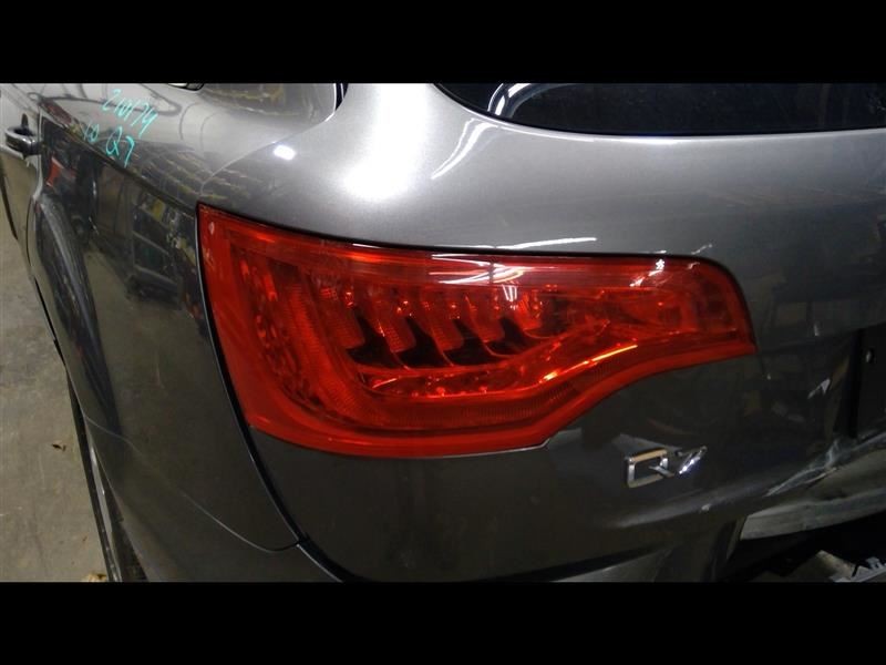 Driver Left Tail Light Gate Mounted Fits 10-15 AUDI Q7 756174