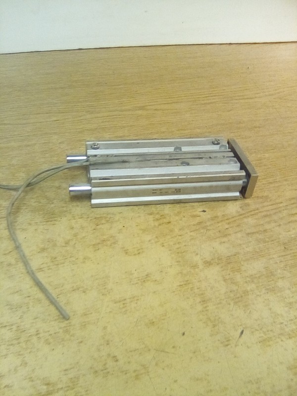 SMC MGPM16-100Z Guide Cylinder