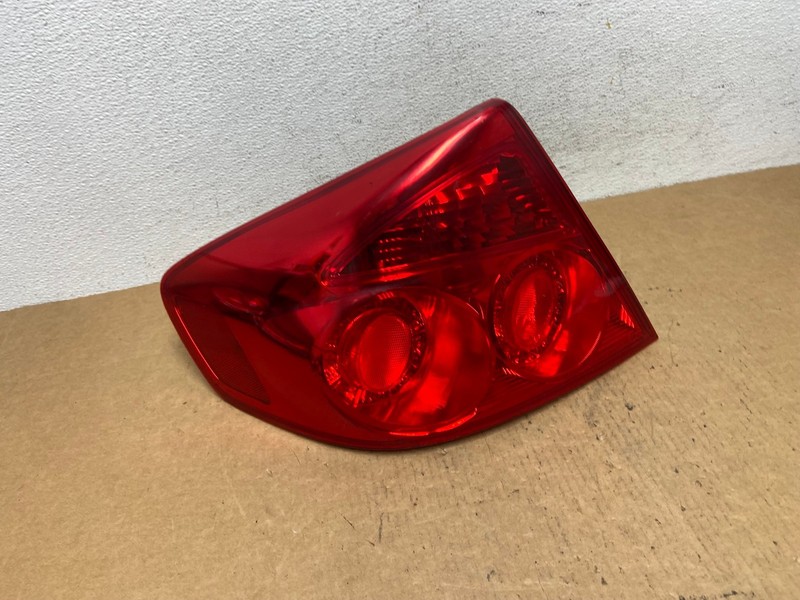 2005 to 2006 Infiniti G35 Left Driver Lh Side Tail Light OEM AD4692 LK