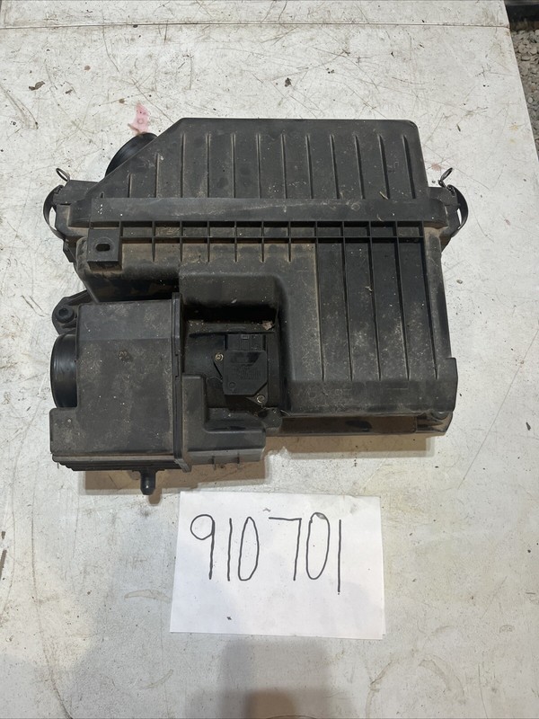 2006-2007 TOYOTA HIGHLANDER HYBRID AIR CLEANER BOX ASSEMBLY OEM 100140-7590