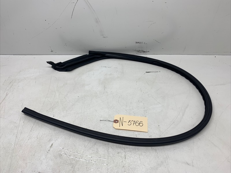 TESLA X Front Left Door Window Seal Strip 1032147-00-C 5766 S2