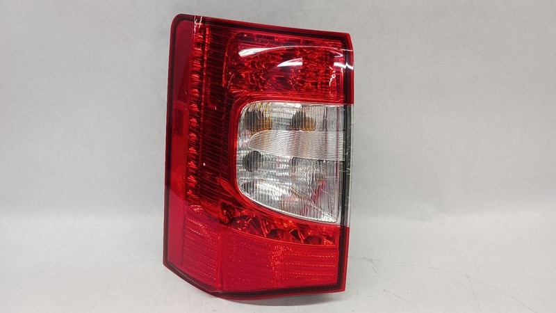 11-'16 CHRYSLER TOWN & COUNTRY Left driver Taillight OEM Grade B