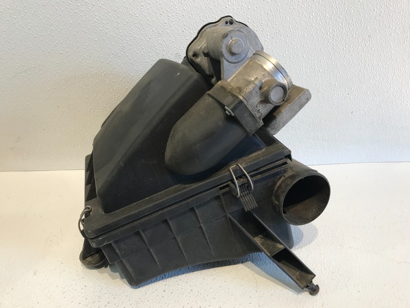 97-00 Mercedes R170 SLK230 Throttle Body Air Intake Cleaner Filter Box Assembly