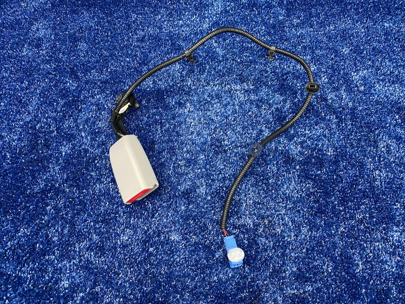 2012-2015 Honda Civic Coupe Front Right side Seat Belt Buckle OEM