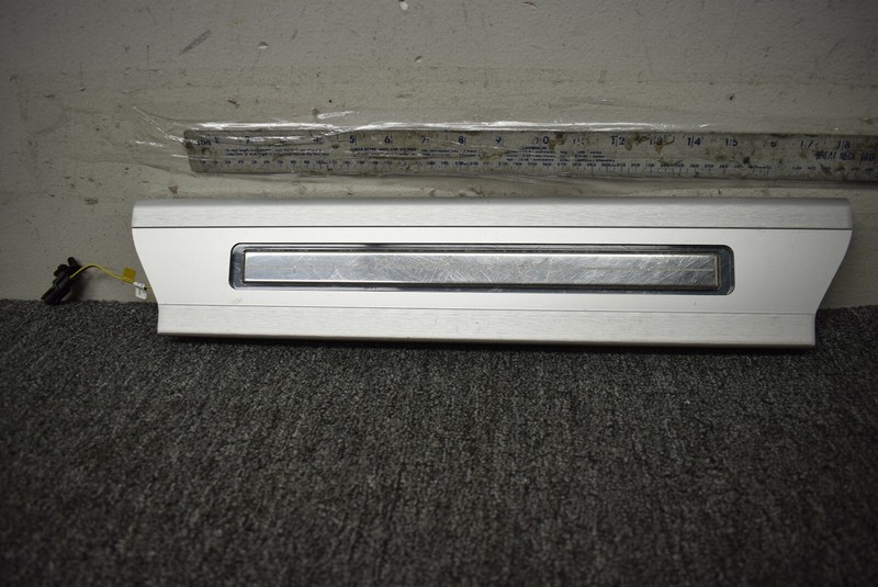 LAND ROVER L405 FRONT RIGHT SIDE AUTOBIOGRAPHY STEP PAD FACTORY OEM