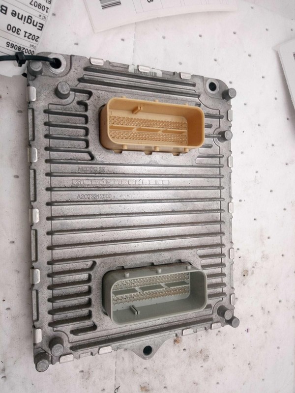 2021 Chrysler 300 Engine Control Module ECM OEM 68434924AA 105K Miles Black