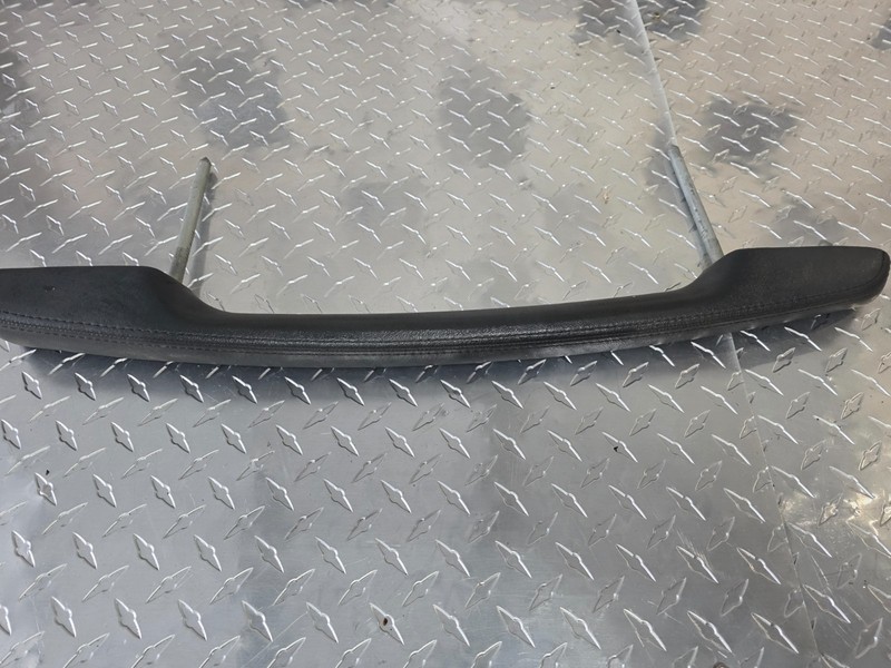 2003-2006 CADILLAC ESCALADE RH RIGHT DASH INTERIOR GRAB HANDLE