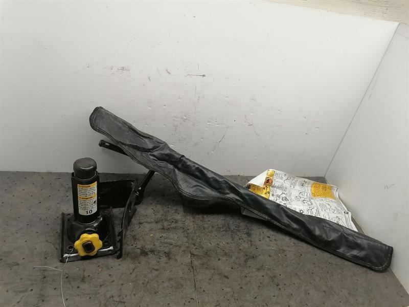Jack and Tools Set Kit Fits Silvrdo15 2003 1356806
