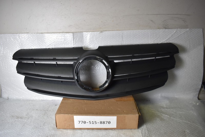 MERCEDES BENZ METRIS FRONT BUMPER GRILLE 2016-2022 FACTORY OEM A 447 880 06 02