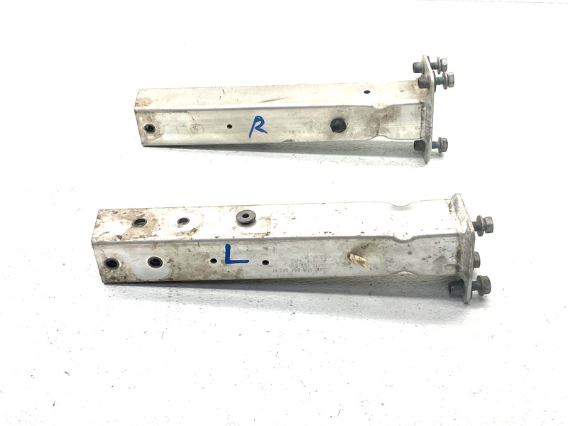 11-14 AUDI A8 L QUATTRO FRONT LEFT AND RIGHT BUMPER BAR MOUNT BRACKET OEM #A0.42