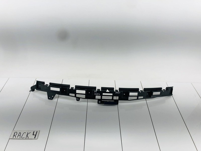 14-20 CHEVROLET IMPALA REAR BUMPER FASCIA CENTER MOUNT BRACKET SUPPORT OEM