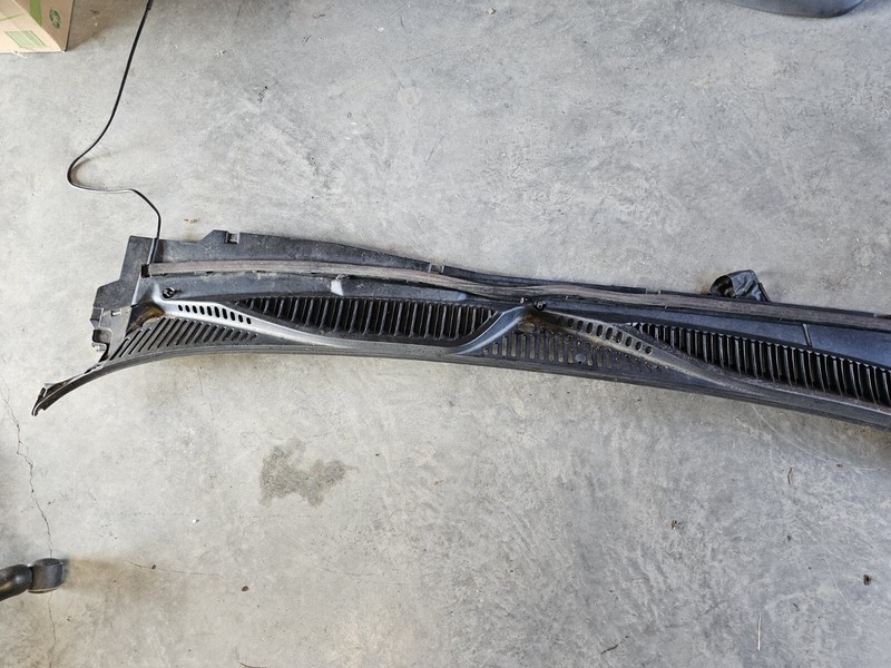 2000 2001 2002 2003 2004 Suburban Gmc Chevy Cowl Cover Cowl Grille OEM