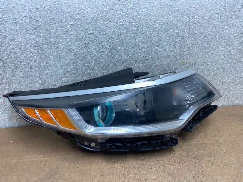 2016 2017 2018 Kia Optima Right Passenger RH Halogen Headlight OEM Y5834 DG