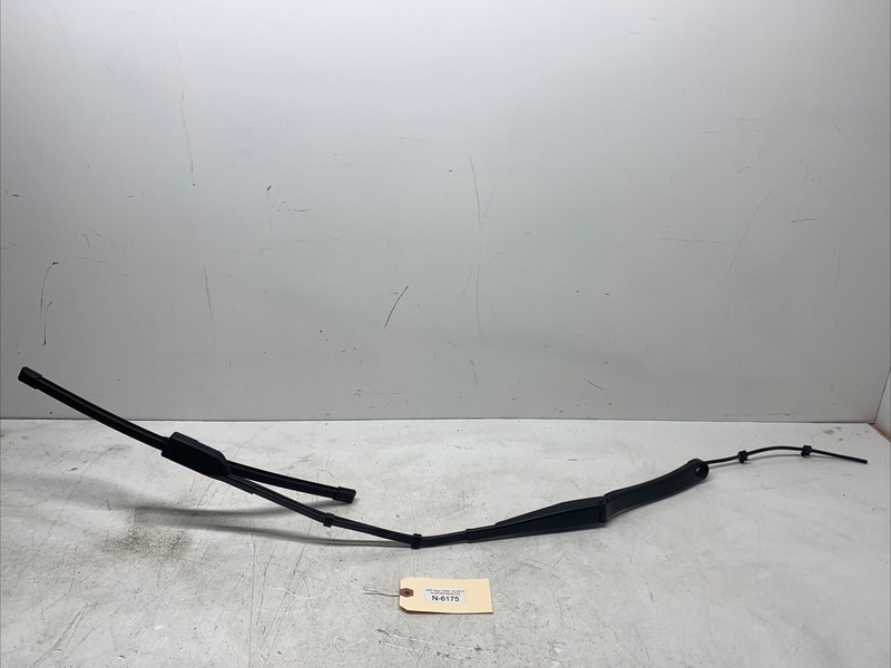 17-22 Tesla Model 3 M3 Front Passenger Side Windshield Wiper Arm Right 6175 U18
