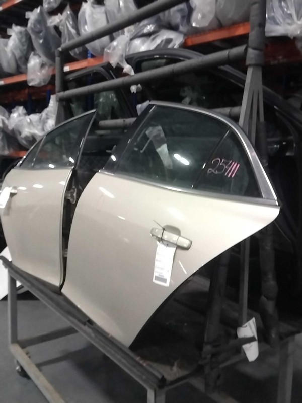 2015 Chevrolet Malibu Left Rear Door Gold 585900 130K Miles Used