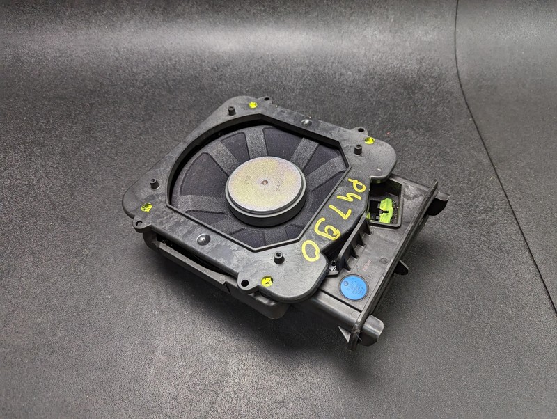 Front Right Subwoofer Speaker 2022 BMW X1 65139278066 2016 2017 2018-2022