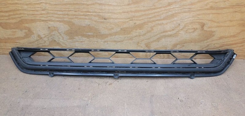2018 2019 2020 2021 VOLKSWAGEN TIGUAN Sport Front Bumper Lower Grille OEM