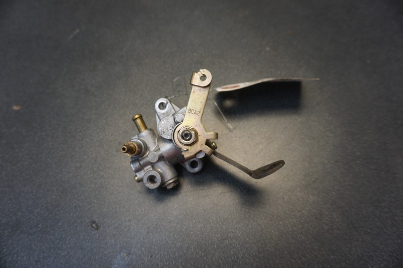 1994-1996 Yamaha OEM Oil Injection Pump Ass'y 8CA-13100-01-00 VMax 600