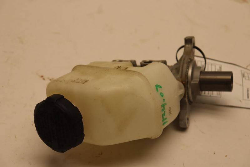 2015-2016 HYUNDAI GENESIS G80 SEDAN POWER BRAKE MASTER CYLINDER W/ TANK OEM