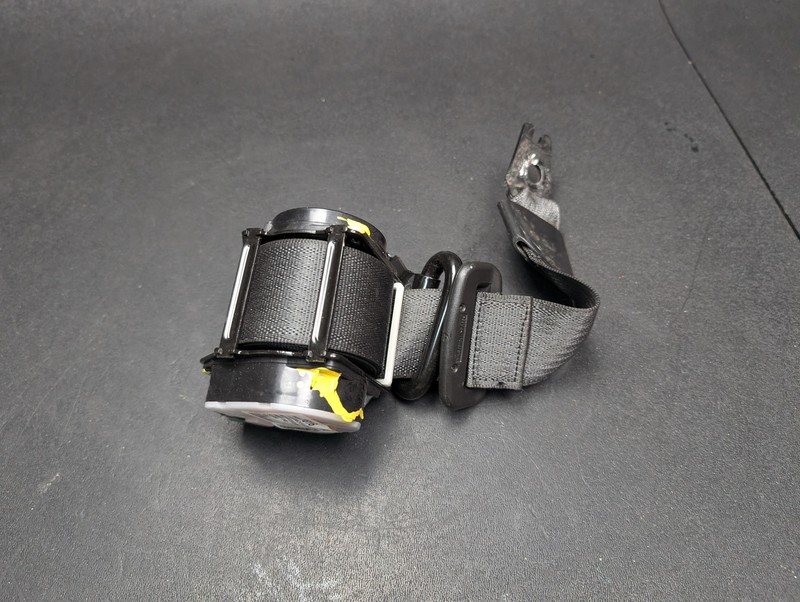 Rear Right Seat Belt Retractor 2021 Chevrolet Malibu 84381816 2020 2022 - 2024