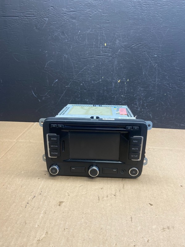 2012 to 2016 Volkswagen Golf GTI Radio CD Player AM/FM OEM AB9355 DG