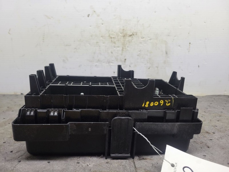 Fuse Junction Box Engine Fits 20-22 VOYAGER 1760790