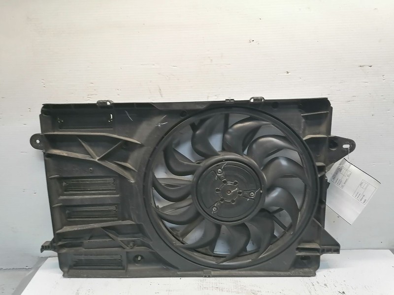 Radiator Fan Motor Fan Assembly Fits 16-20 MALIBU 1479945