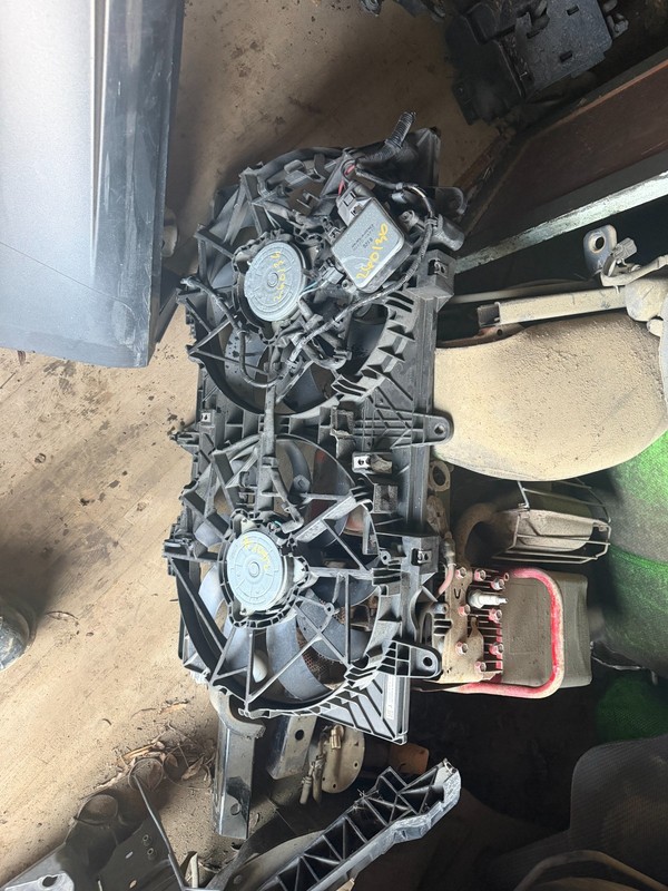 16-23 INFINITI Q50 Q60 OEM ENGINE COOLING RADIATOR FAN ASSEMBLY