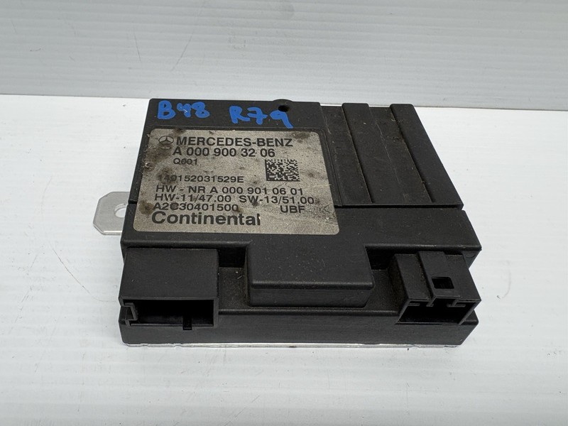 2015 Mercedes W222 S550 Fuel Pump Motor Control Module 0009001505 OEM