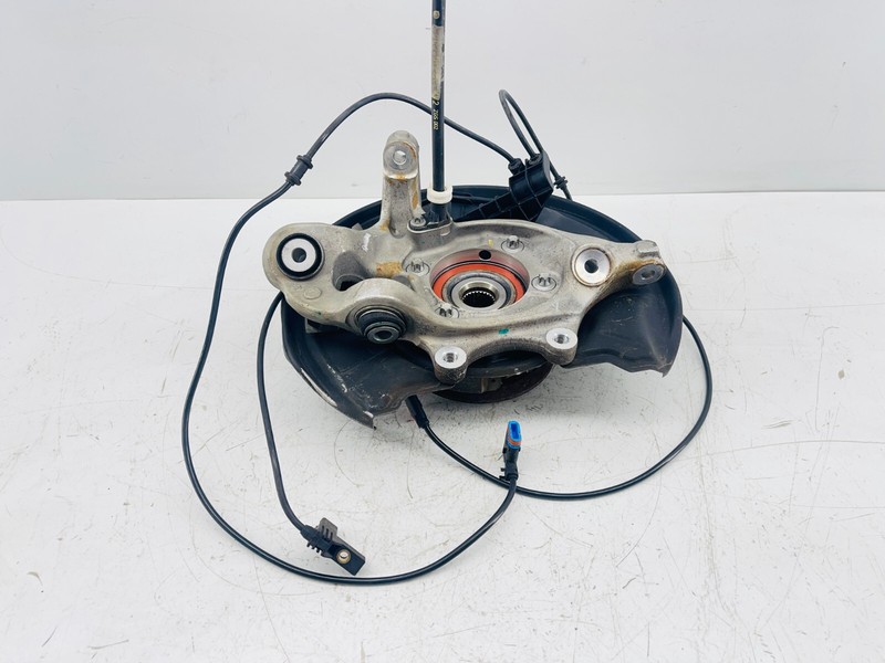 07-14 MERCEDES C250 W204 REAR RIGHT PASSENGER SIDE WHEEL HUB KNUCKLE SPINDLE OEM