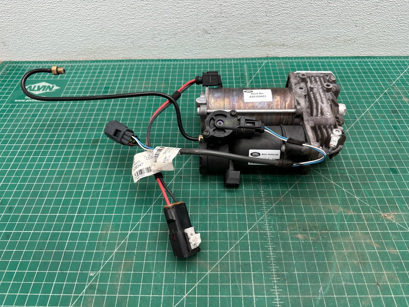 14-16 LAND ROVER LR4 AIR RIDE SUSPENSION COMPRESSOR PUMP OEM