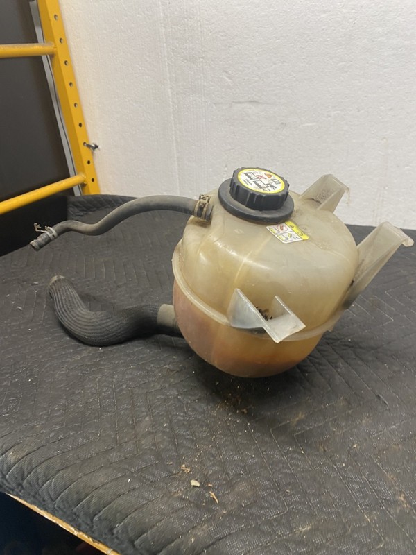 2003-2007 Ford E-250 Coolant Reservoir OEM