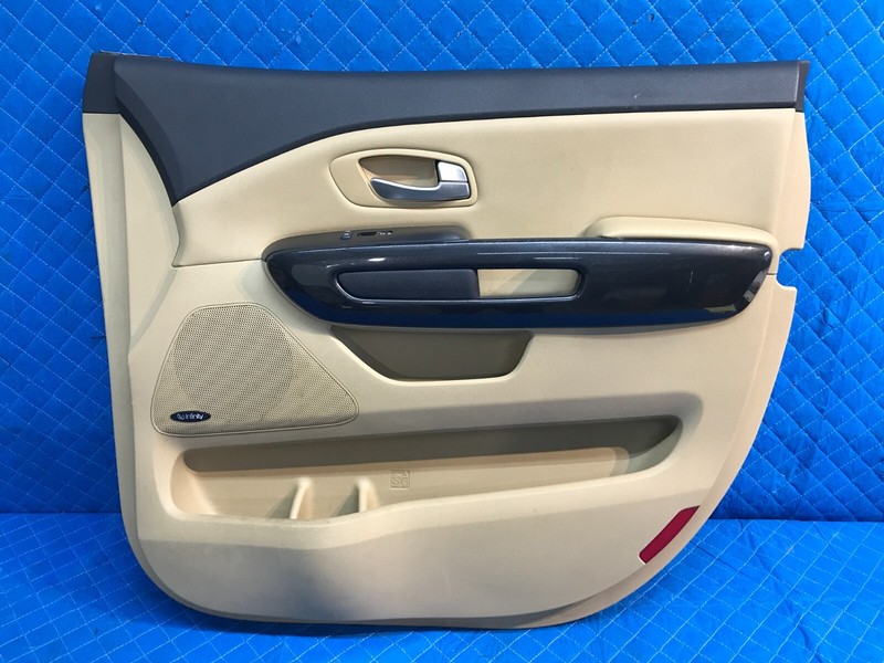 2015 - 2018 Kia Sedona Front Right RH Passenger Door Trim Panel OEM Beige