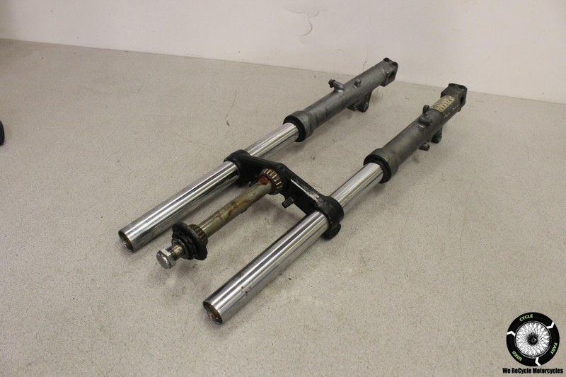 1993 Kawasaki Ninja ZX6 ZX600D FRONT FORKS SHOCK SUSPENSION LOWER TREE ZX 6 ZZR