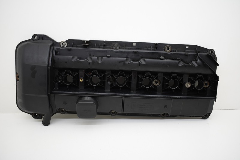2004 330xi BMW E46 M54B30 Engine Cylinder Head Valve Cover OEM KW10