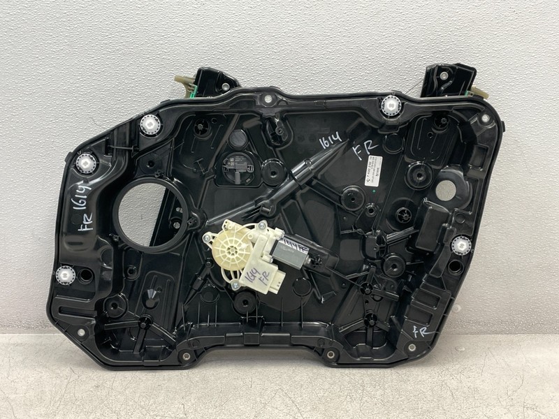 2021-2024 BMW M3 G80 Front Right Passenger Door Window Regulator Motor 1614 OEM