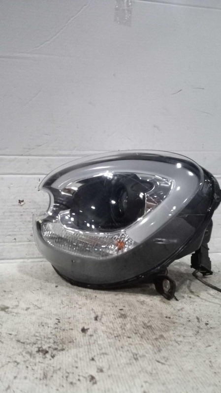 Used Left Headlight Assembly fits: 2016 Mini Countryman halogen white turn indic